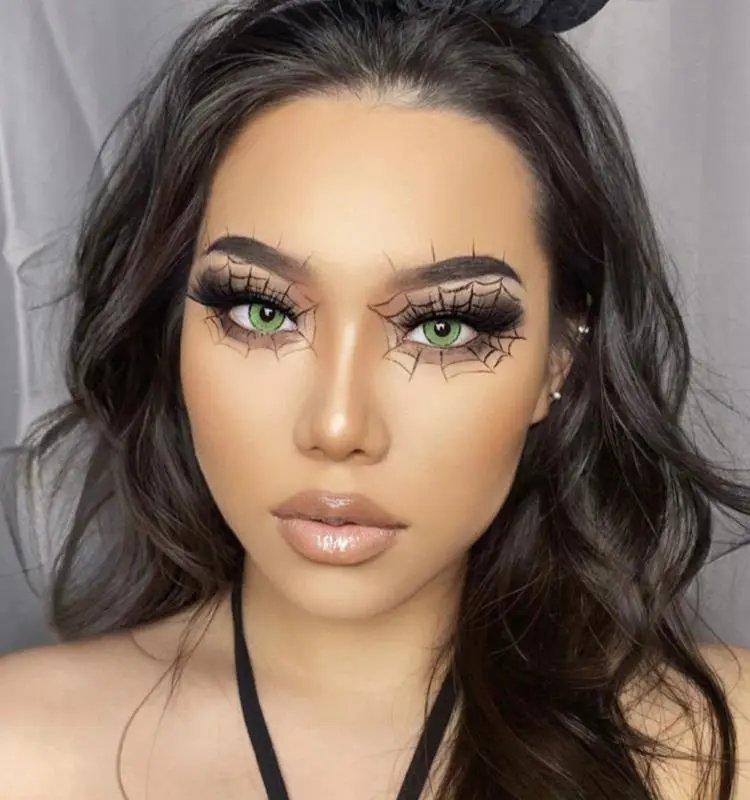 How to find the best colored contact lenses?