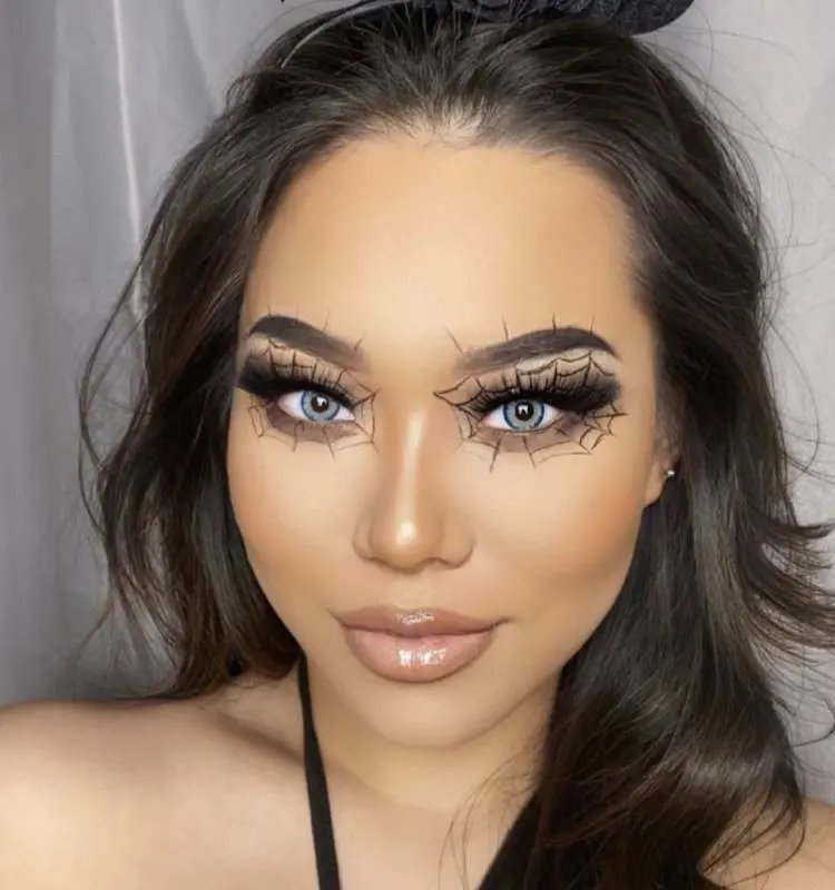 How To Choose Colored Contacts For Your Skin Tone And Makeup Style