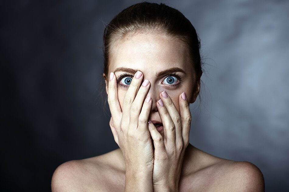 8 Tips to Overcome Your Fear of Inserting Contact Lenses