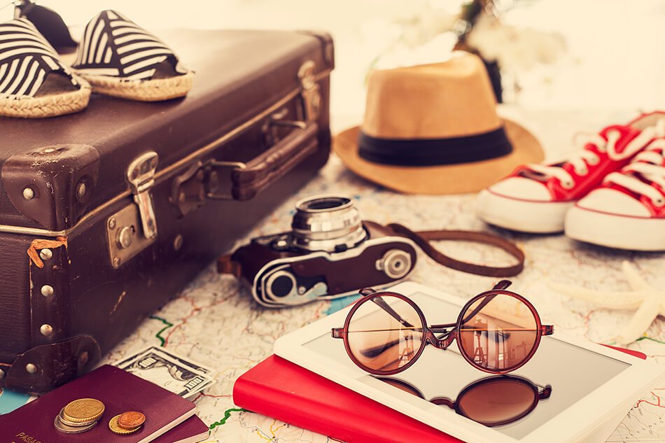 Budget Travel Tips for Contact Lens Wearers