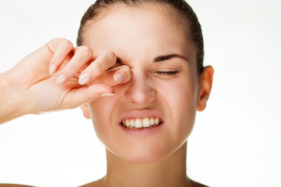 Contact Lost in Your Eye? Here's What You Should Do