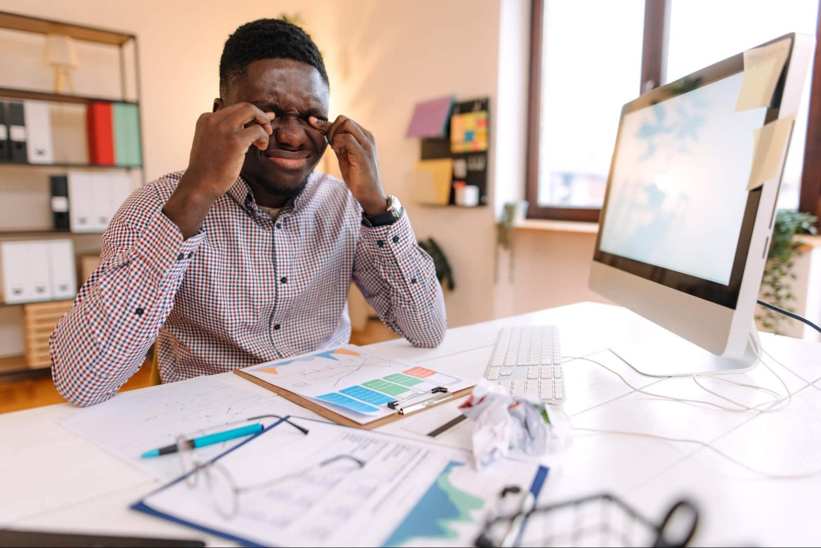 What to Do if Your Contacts Feel Dry Halfway Through the Day